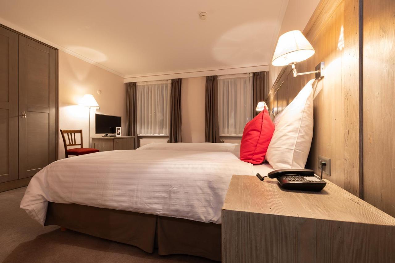 Twin Room,1498942759:JPEG